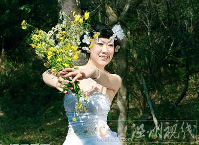 芙蓉姐姐婚紗寫真曝光 再擺銷魂S造型