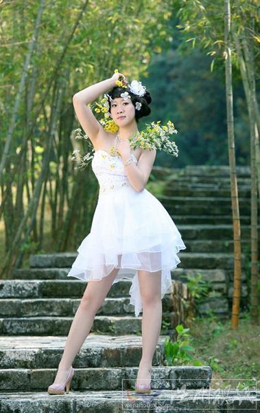 芙蓉姐姐婚紗寫真曝光 再擺銷魂S造型