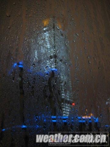 立春后南寧首現(xiàn)&ldquo;回南天&rdquo; 濕氣濃重大樓滴水（組圖）