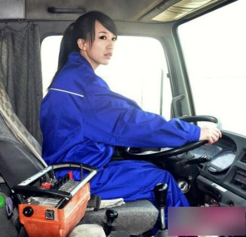 最美女司機藍領妹實際上不是司機 清純女司機藍領妹鑒定是作秀