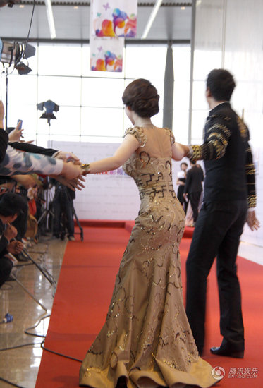 圖集 柳巖驚艷亮相某網(wǎng)站影視盛典