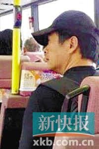 周潤發9億身家出門搭巴士 全車人表現很驚訝