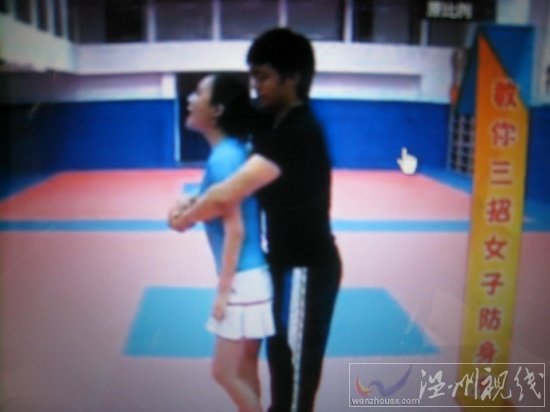 干露露早年在北京電視臺《教你三招女子防身術》的節目