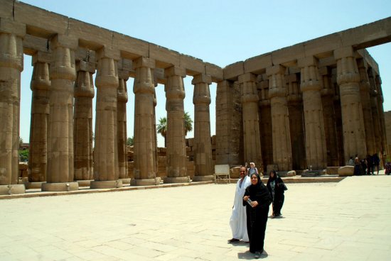 埃及神廟出現漢字丁錦昊到此一游