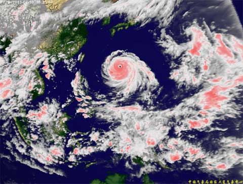 超強臺風蘇力10日衛星云圖