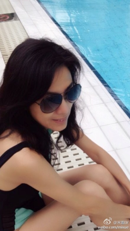 米雪泳裝照 57歲容顏不老完全不輸給年輕人