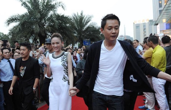 最佳嫌疑人陳喬恩現身成都 場面火爆粉絲尖叫不停