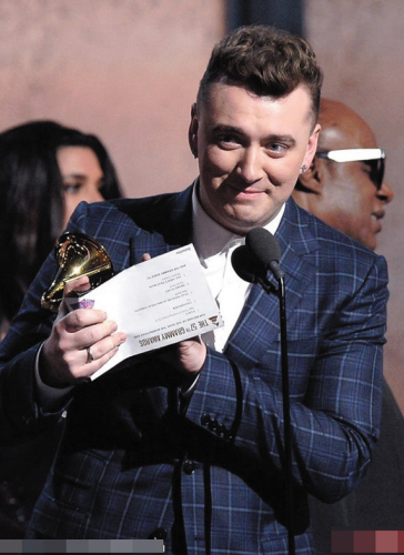 男版阿黛爾全名叫薩姆 史密斯