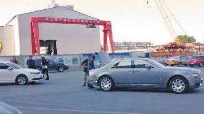 女司機撞勞斯萊斯