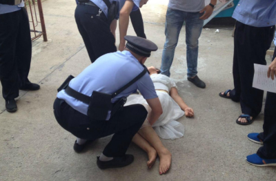 女子網(wǎng)戀高富帥后自殺