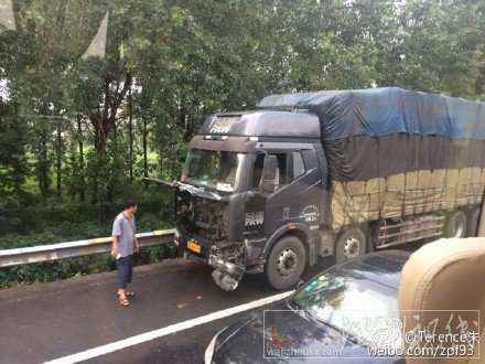 G2京滬高速泰州至揚(yáng)州段連環(huán)車禍