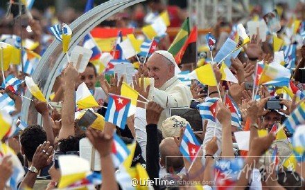 現場聚集三十多萬人