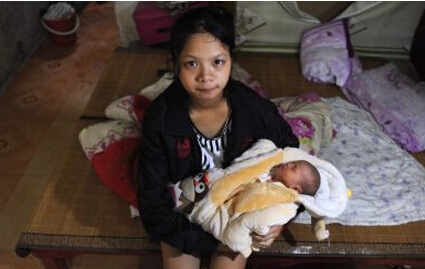 廣東16歲少女產女男友消失