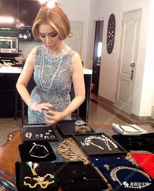 6旬灰姑娘嫁豪門