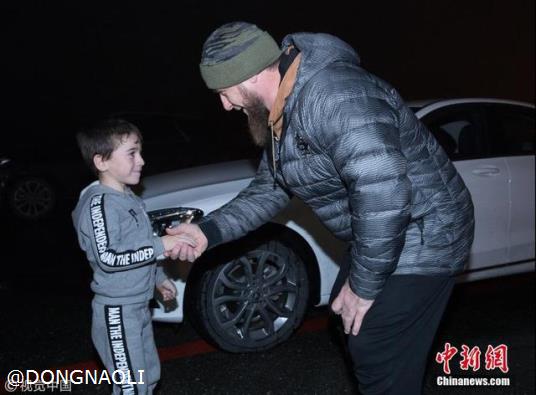 連做4105個俯臥撐