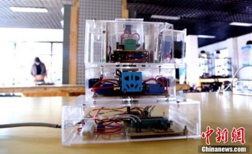 學生發明智能插座