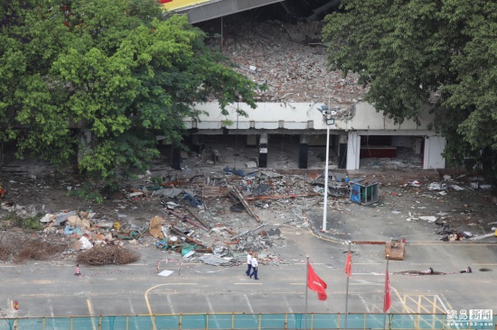 深圳體育中心倒塌