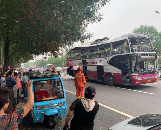 山東濟南一大巴發生爆炸