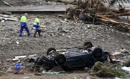 德國西部一些地區的街道和房屋被洪水淹沒