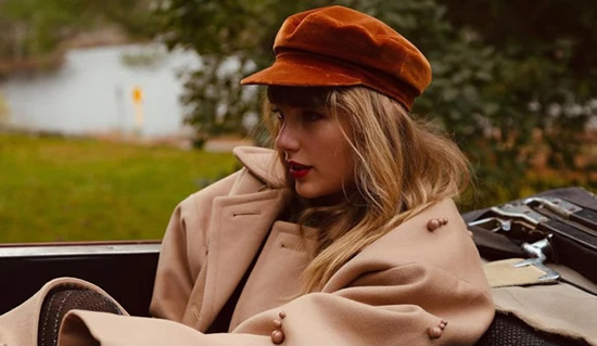 泰勒&middot;斯威夫特 (Taylor Swift) 的歌迷派對(duì)成超級(jí)傳播者