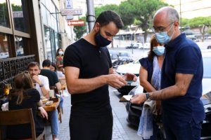 葡萄牙免除對入境旅客的新冠病毒檢測要求