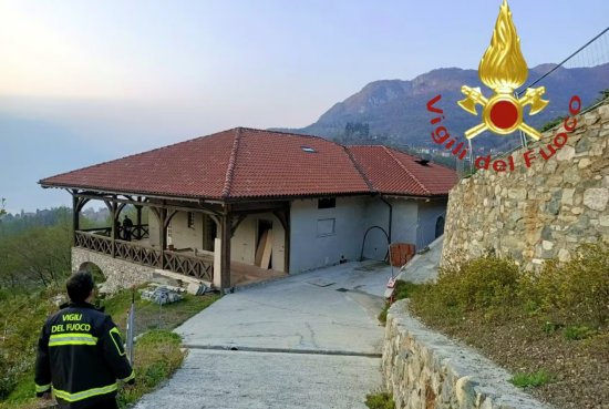 從俄羅斯電視主持人索洛維耶夫手中奪取的意大利湖別墅發生火災