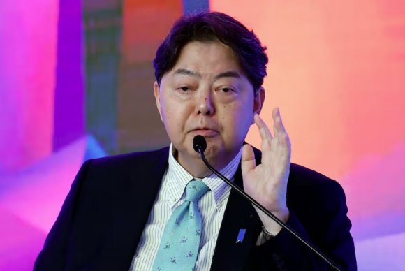 日本外長首次訪問所羅門群島時(shí)討論安全問題