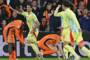 歐洲國家聯賽四分之一決賽荷蘭2比2西班牙