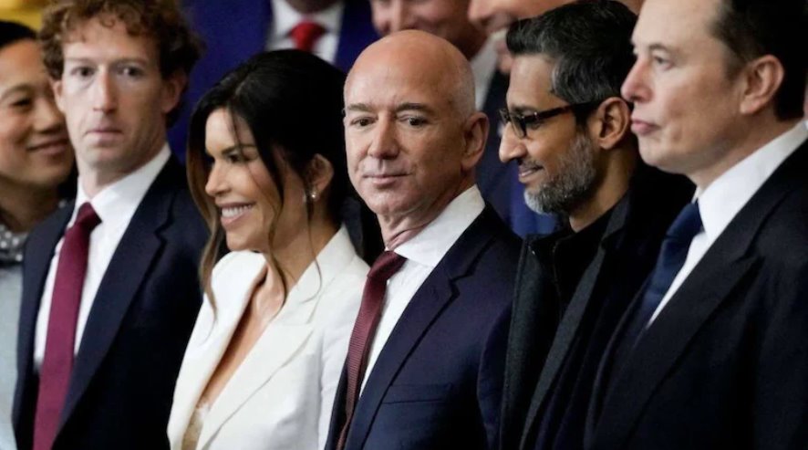 當天在場的億萬富翁&mdash;&mdash;包括埃隆&middot;馬斯克、杰夫&middot;貝佐斯和馬克&middot;扎克伯格