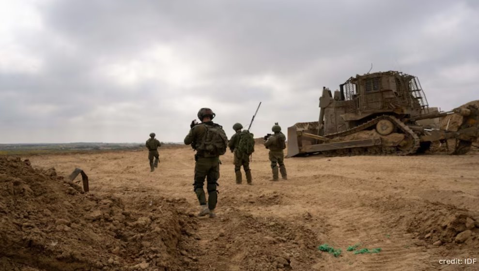 一名官員稱(chēng)，以色列坦克已部署在路口。