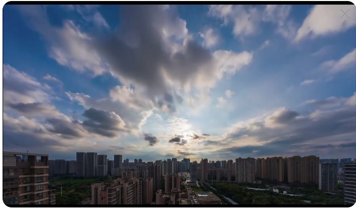 成都天空現超絕丁達爾效應