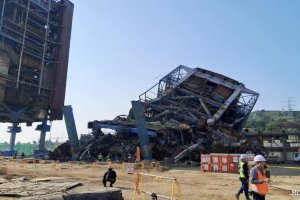 韓國一座發電廠塔架